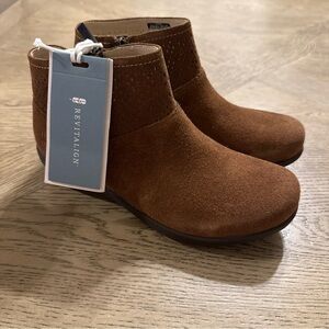 Revitalign Del Mar Women's Lightweight Boot Brown - 6.5B